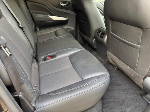 Nissan Navara 2.3 dCi N-Guard Auto 4WD Euro 6 4dr