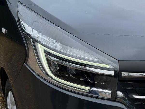 Renault Trafic 2.0 dCi ENERGY 30 Sport Crew Van EDC LWB Euro 6 (s/s) 6dr