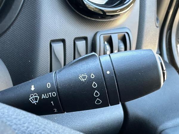 Renault Trafic 2.0 dCi ENERGY 28 Black Edition SWB Standard Roof Euro 6 (s/s) 5dr