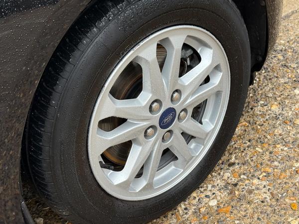 Ford Transit Connect 1.5 200 EcoBlue Limited L1 Euro 6 (s/s) 5dr