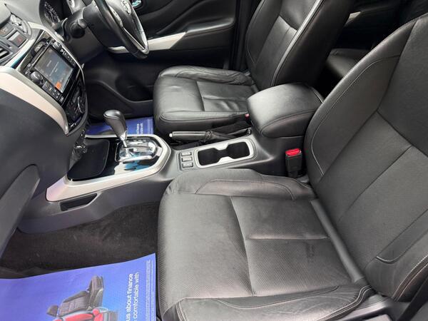 Nissan Navara 2.3 dCi Tekna Auto 4WD Euro 6 4dr