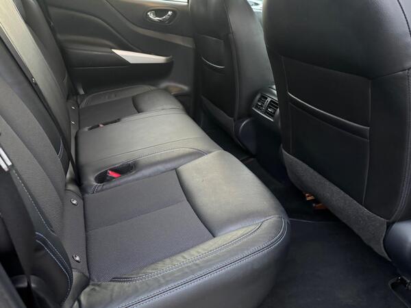 Nissan Navara 2.3 dCi N-Guard Auto 4WD Euro 6 4dr