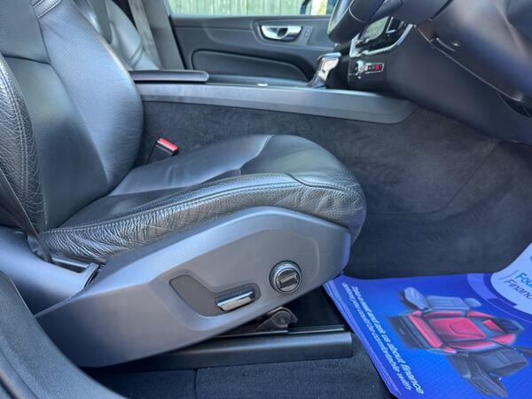 Volvo XC60 2.0 T4 Edition Auto Euro 6 (s/s) 5dr