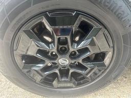Nissan Navara 2.3 dCi N-Guard 4WD Euro 6 (s/s) 4dr at 37th