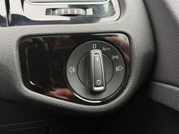Volkswagen Golf 2.0 TSI R DSG 4Motion Euro 6 (s/s) 5dr at 34th