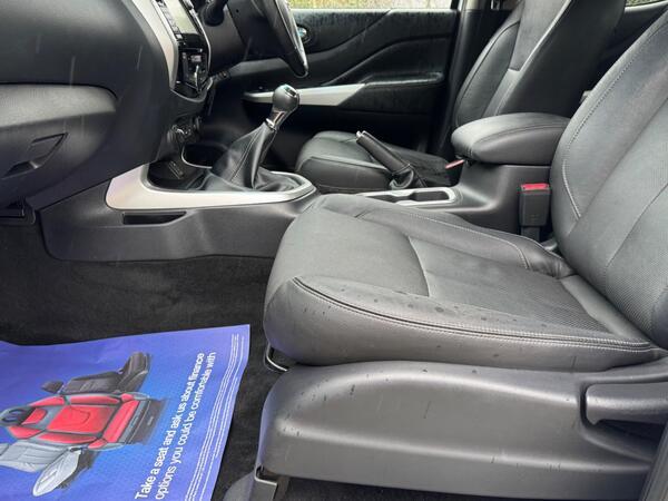 Nissan Navara 2.3 dCi Tekna 4WD Euro 6 (s/s) 4dr