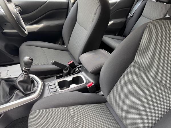 Nissan Navara 2.3 dCi Acenta 4WD Euro 6 (s/s) 4dr