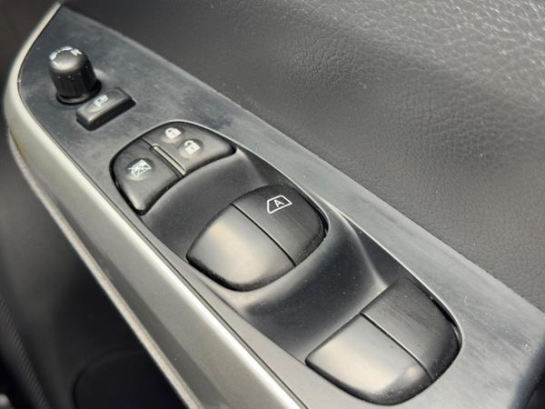 Nissan Navara 2.3 dCi N-Guard Auto 4WD Euro 6 4dr
