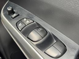 Nissan Navara 2.3 dCi N-Guard Auto 4WD Euro 6 4dr at 7th
