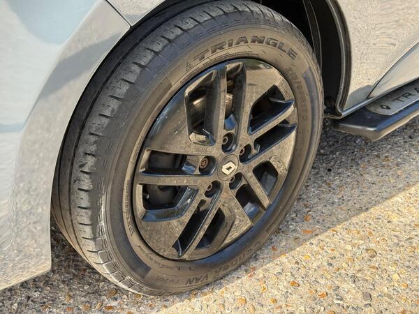 Renault Trafic 2.0 dCi ENERGY 28 Black Edition EDC SWB Standard Roof Euro 6 (s/s) 5dr