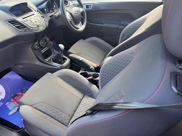 Ford Fiesta 1.0T EcoBoost ST-Line Euro 6 (s/s) 3dr