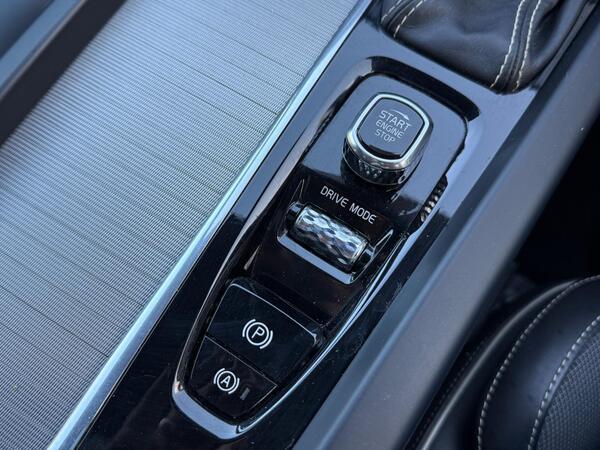 Volvo XC60 2.0 D4 R-Design Auto Euro 6 (s/s) 5dr