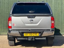 Nissan Navara 2.3 dCi Tekna 4WD Euro 6 (s/s) 4dr at 15th