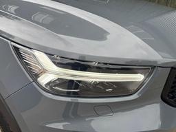 Volvo XC40 2.0 B4 MHEV R-Design Pro Auto Euro 6 (s/s) 5dr at 44th