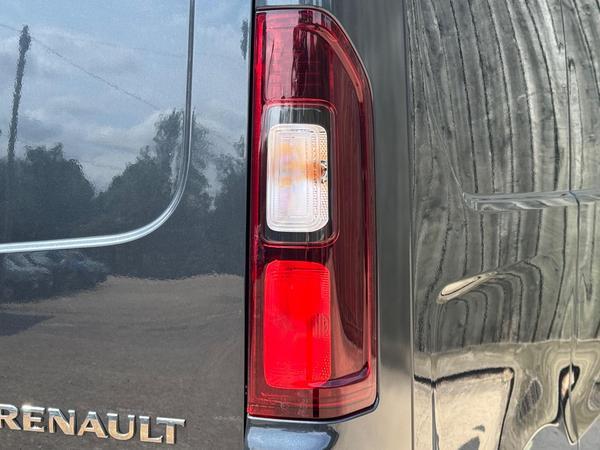 Renault Trafic 2.0 dCi ENERGY 28 Sport SWB Standard Roof Euro 6 (s/s) 5dr