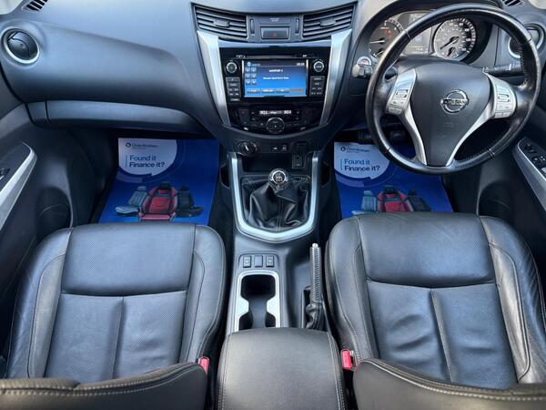 Nissan Navara 2.3 dCi Tekna 4WD Euro 6 (s/s) 4dr