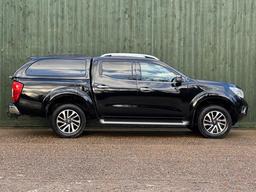Nissan Navara 2.3 dCi Tekna Auto 4WD Euro 6 4dr at 12th