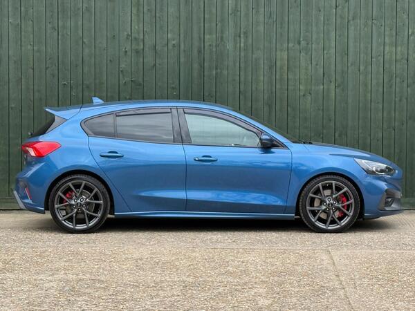 Ford Focus 2.3T EcoBoost ST Euro 6 (s/s) 5dr