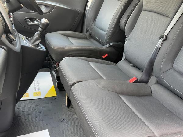 Renault Trafic 2.0 dCi ENERGY 30 Sport LWB Standard Roof Euro 6 (s/s) 5dr