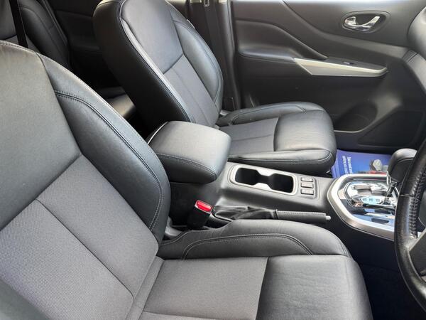 Nissan Navara 2.3 dCi N-Guard Auto 4WD Euro 6 4dr