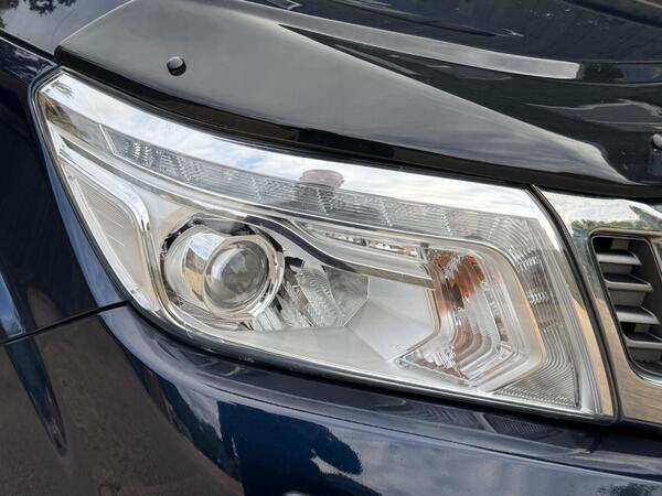 Nissan Navara 2.3 dCi Tekna 4WD Euro 6 (s/s) 4dr