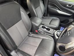 Nissan Navara 2.3 dCi N-Guard Auto 4WD Euro 6 4dr at 5th