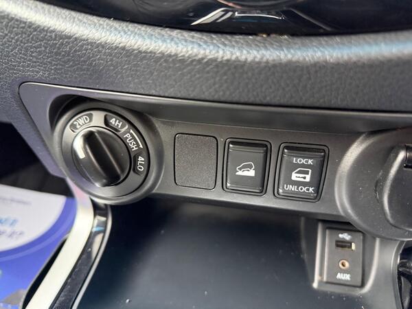 Nissan Navara 2.3 dCi Tekna Auto 4WD Euro 6 4dr