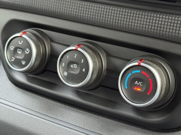 Renault Trafic 2.0 dCi Blue SL28 Business+ L1 H1 Euro 6 (s/s) 5dr