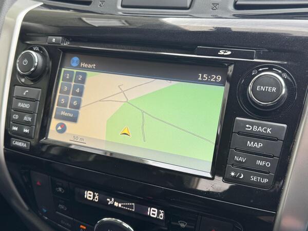 Nissan Navara 2.3 dCi Tekna Auto 4WD Euro 6 4dr