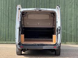 Nissan Primastar 2.0 dCi 30 Tekna L2 H1 Euro 6 (s/s) 5dr at 10th