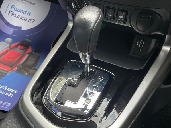 Nissan Navara 2.3 dCi N-Guard Auto 4WD Euro 6 4dr