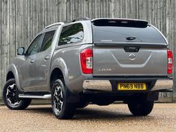 Nissan Navara 2.3 dCi Tekna Auto 4WD Euro 6 4dr at 15th