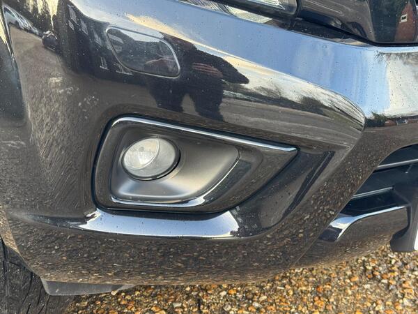 Nissan Navara 2.3 dCi N-Guard Auto 4WD Euro 6 4dr