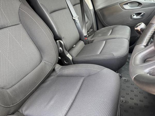 Renault Trafic 2.0 dCi ENERGY 28 Sport SWB Standard Roof Euro 6 (s/s) 5dr