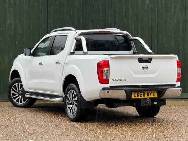 Nissan Navara 2.3 dCi Tekna 4WD Euro 6 (s/s) 4dr