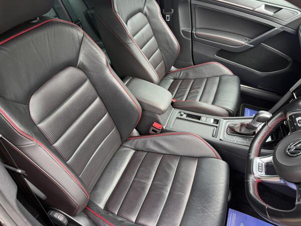 Volkswagen Golf 2.0 TSI GTI DSG Euro 6 (s/s) 5dr
