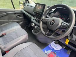 Renault Trafic 2.0 dCi Blue SL28 Business+ L1 H1 Euro 6 (s/s) 5dr at 2th