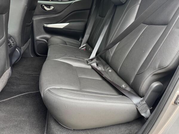 Nissan Navara 2.3 dCi Tekna Auto 4WD Euro 6 4dr