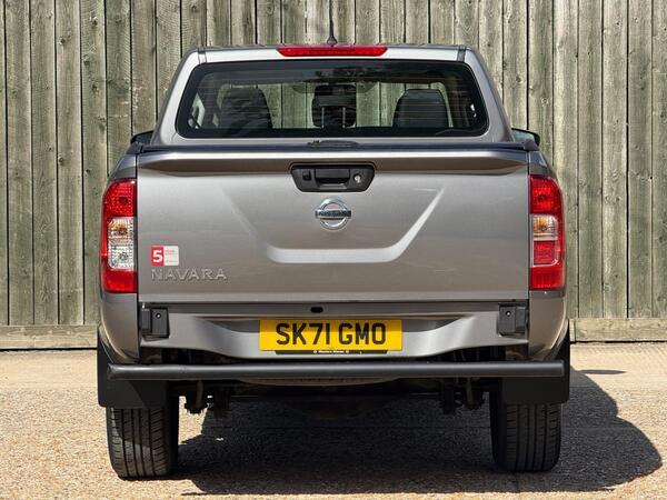 Nissan Navara 2.3 dCi Acenta 4WD Euro 6 (s/s) 4dr