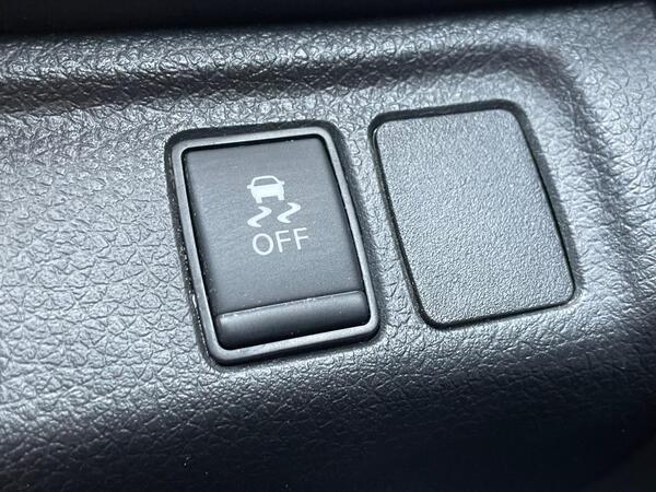 Nissan Navara 2.3 dCi Tekna 4WD Euro 6 (s/s) 4dr