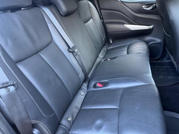 Nissan Navara 2.3 dCi Tekna Auto 4WD Euro 6 4dr