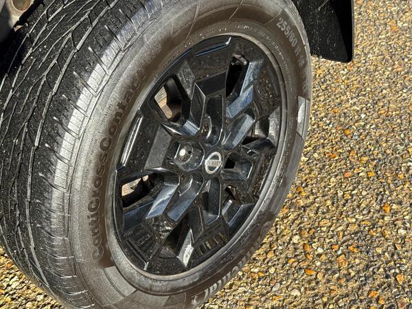 Nissan Navara 2.3 dCi N-Guard Auto 4WD Euro 6 4dr