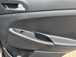 Hyundai TUCSON 1.7 CRDi Blue Drive SE Nav Euro 6 (s/s) 5dr at 35th
