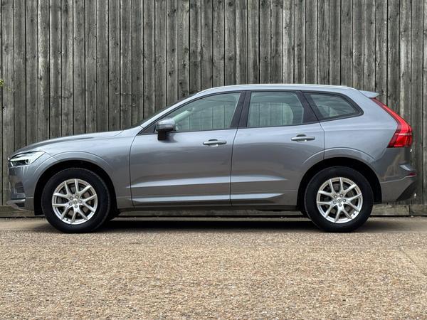 Volvo XC60 2.0 B5 MHEV Momentum Auto Euro 6 (s/s) 5dr