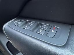 Volvo XC60 2.0 D4 R-Design AWD Euro 6 (s/s) 5dr at 28th