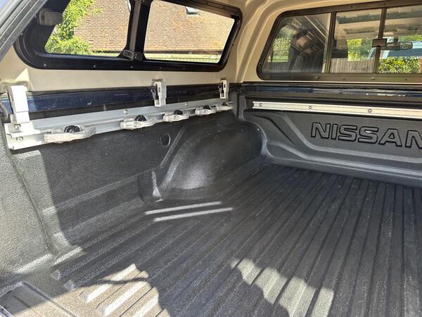 Nissan Navara 2.3 dCi Tekna Auto 4WD Euro 6 4dr