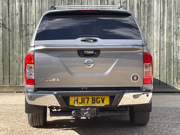 Nissan Navara 2.3 dCi Tekna Auto 4WD Euro 6 4dr