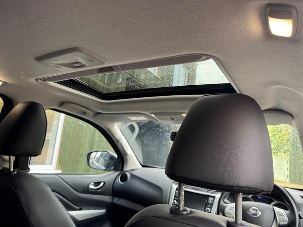 Nissan Navara 2.3 dCi N-Guard Auto 4WD Euro 6 4dr
