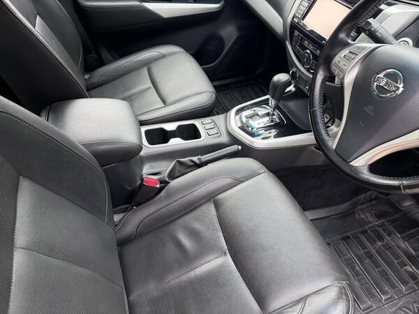 Nissan Navara 2.3 dCi Tekna Auto 4WD Euro 6 4dr