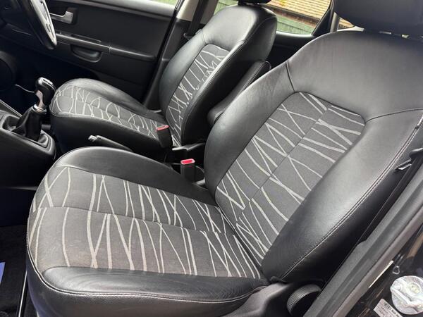 Kia Venga 1.6 EcoDynamics 3 Euro 5 (s/s) 5dr